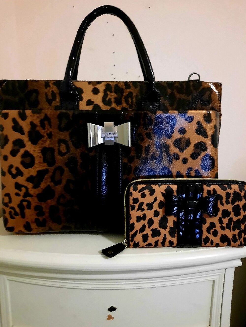 NWOT LYDC LONDON VINTAGE HANDBAG & WALLET SET